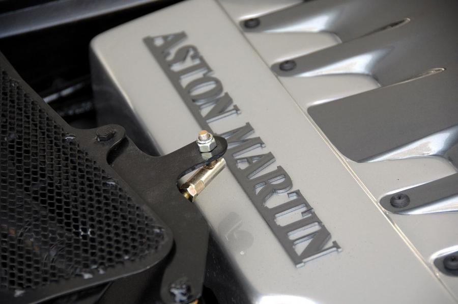  Aston Martin V12 Vanquish Replica 2008 года  (фото 18 из 31)